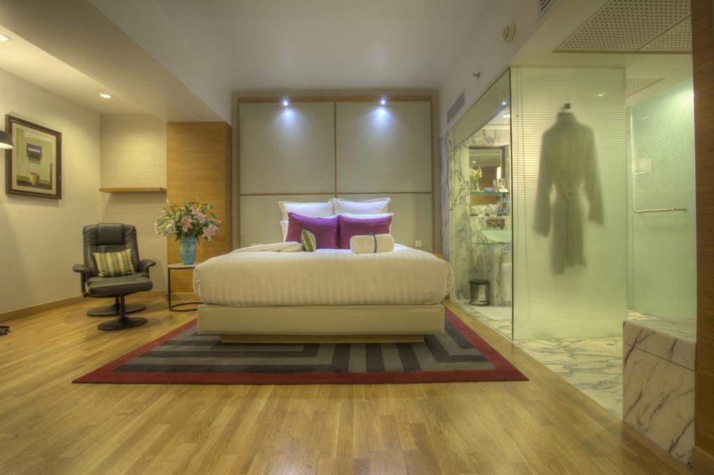 Avari Towers Καράτσι Δωμάτιο φωτογραφία A bedroom at the hotel