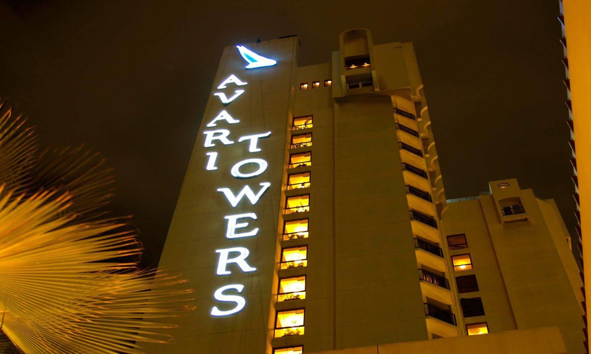 Avari Towers Καράτσι Εξωτερικό φωτογραφία The hotel at night